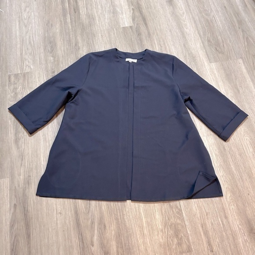 🛍️ 2/$12
ESTEE LAUDER makeup cosmetics counter smock jacket top. Size XL.